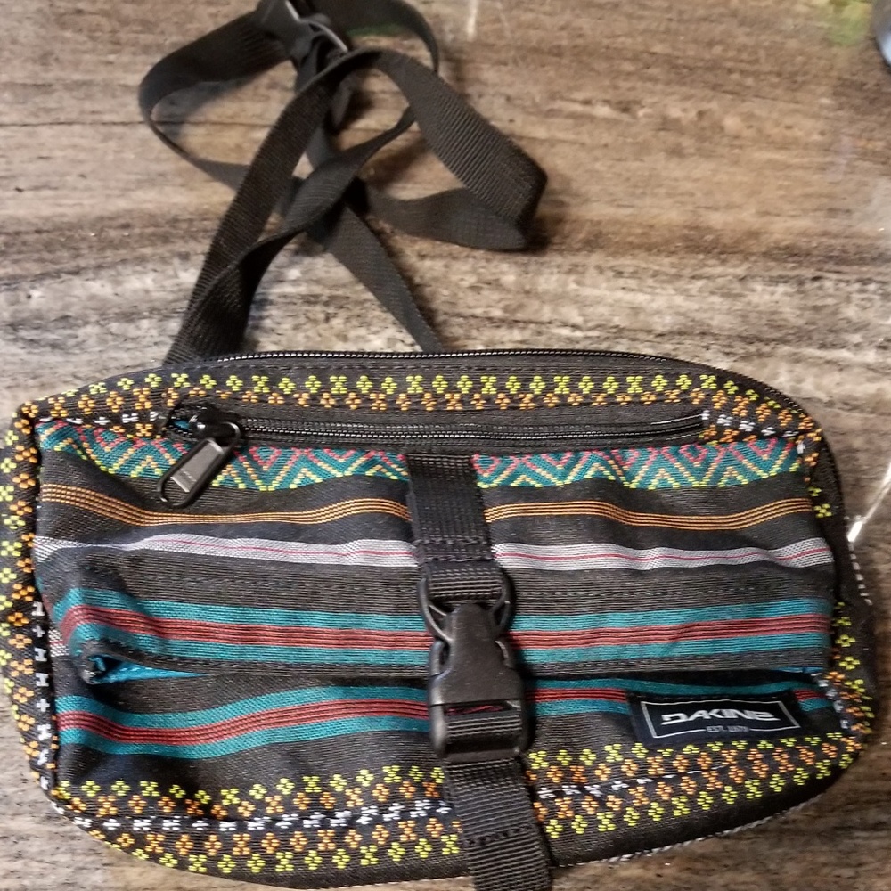 Dakine Mojave Maddie multifunctional bag.